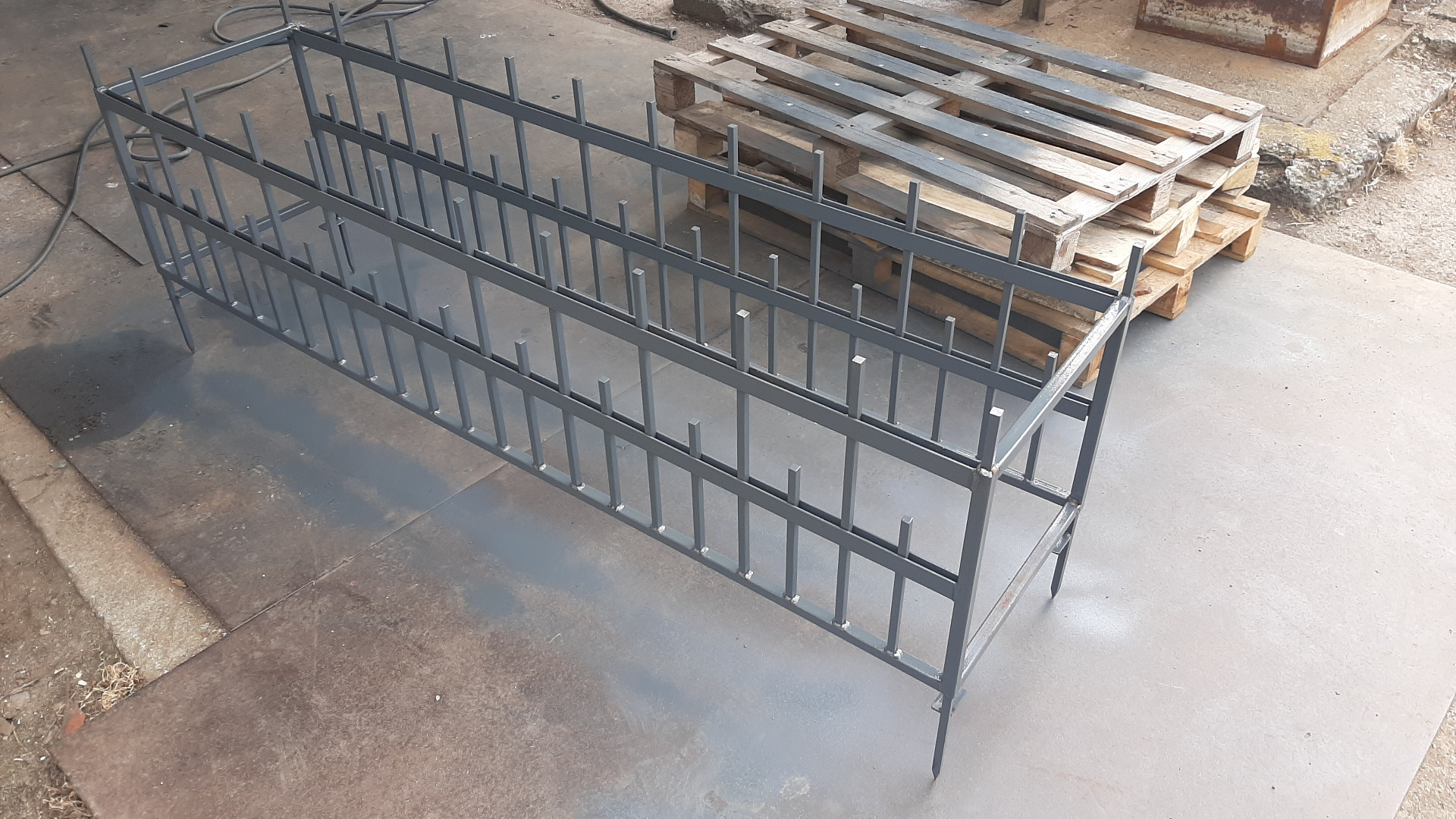 Virágágyás kerítés